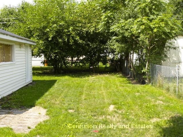 14526 Trumbull Ave - Photo 3 of 15