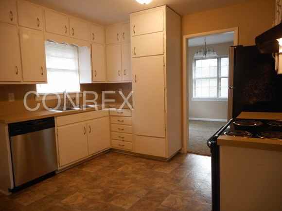 913 Mountain Dr - Photo 3 of 16