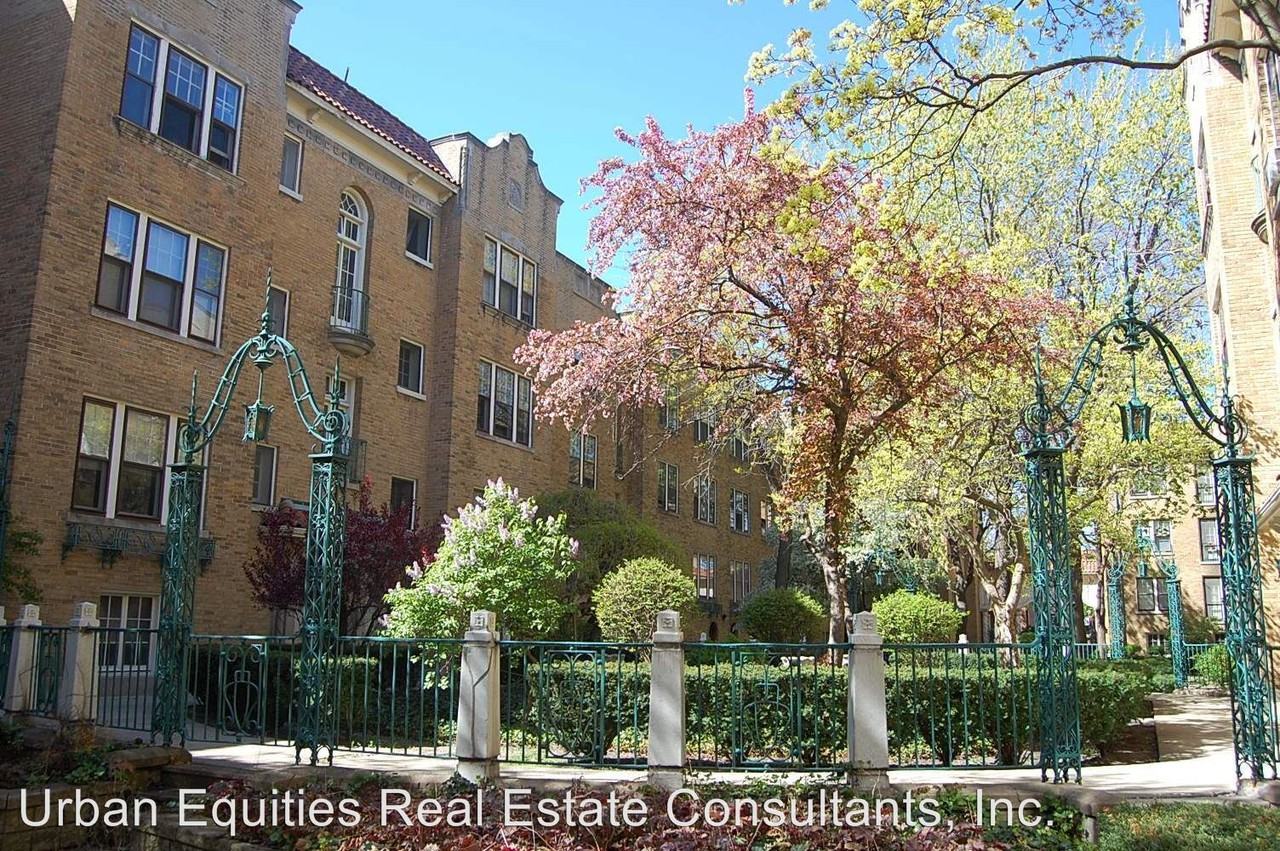 Patio Apartments LLC 6200-48 N. Clark St./1600-24 W. Granville Ave./1601-23 W. Thome Ave. - Photo 2 of 20