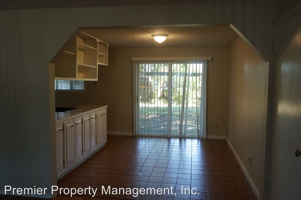 209 SE 104th Ave - Photo 3 of 9