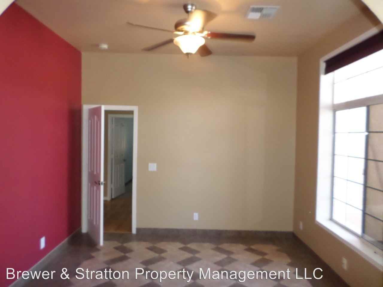 927 S Moorea Ct - Photo 3 of 14