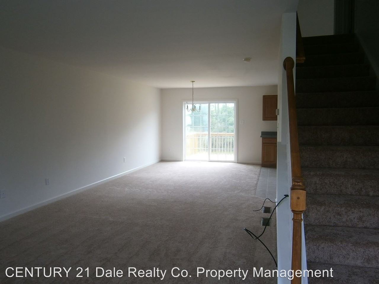 1905 Deerfield Dr - Photo 2 of 15