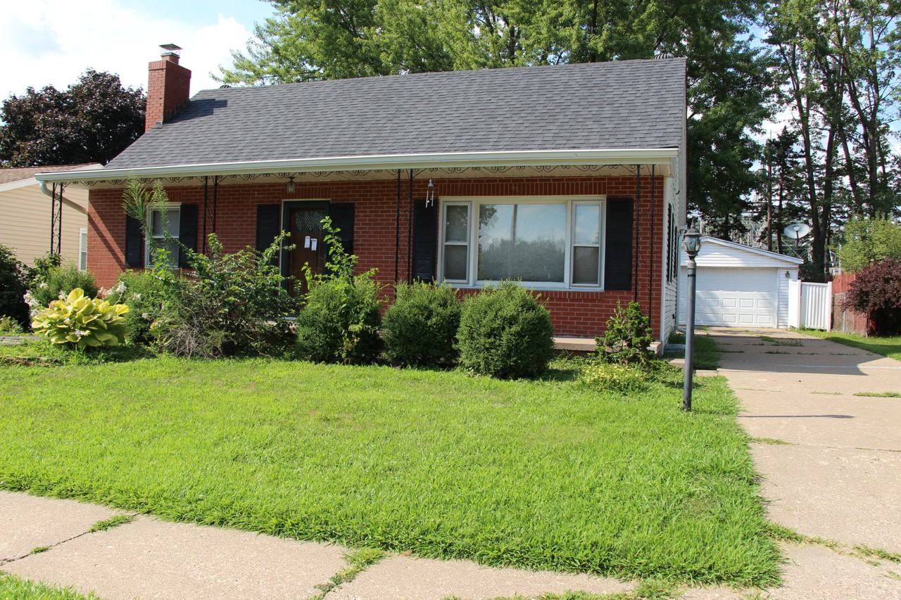 3703 35th Ave - Photo 2 of 37