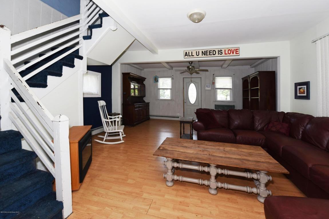 364 Port Monmouth Rd - Photo 3 of 18