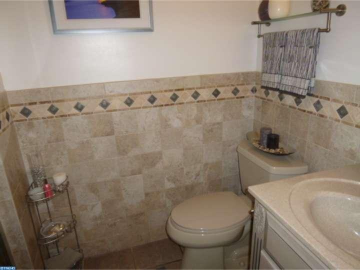 345 Georgia Ct - Photo 2 of 12