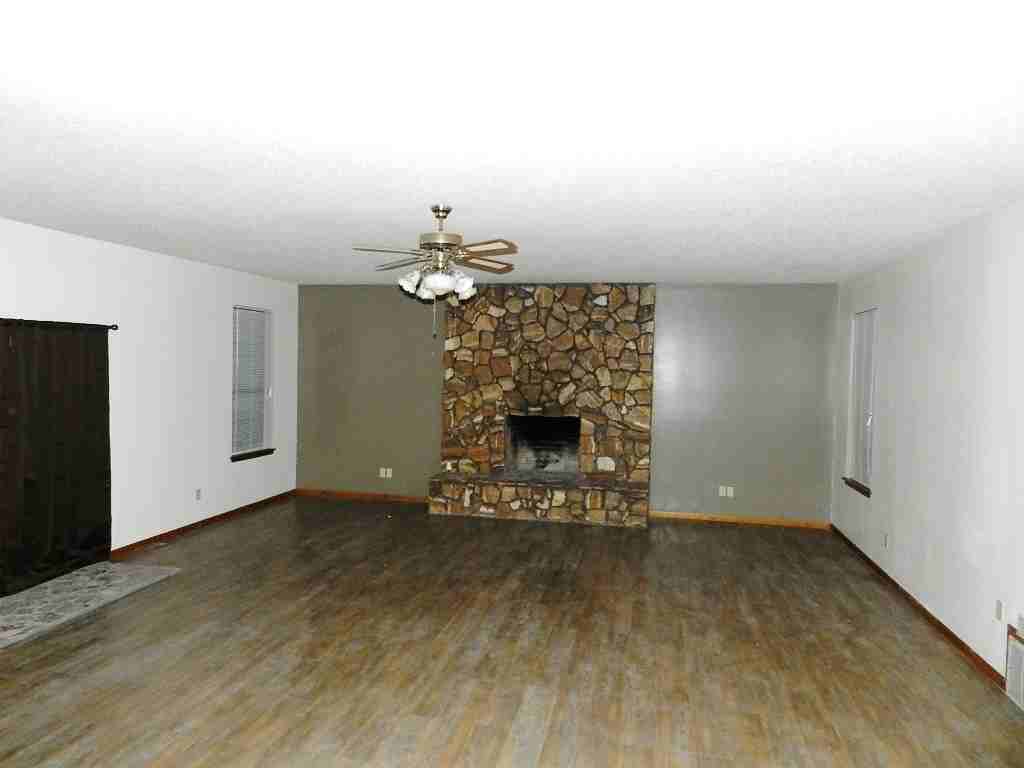 1434 E 47th Ln - Photo 2 of 18