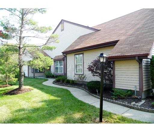 31 Edinburgh Dr - Photo 2 of 50