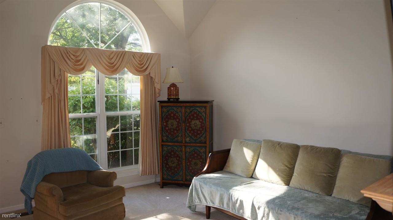 858 W Saratoga Cir - Photo 2 of 17