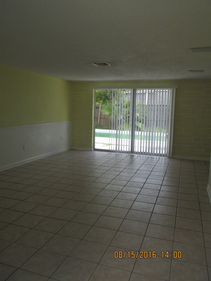 9831 Scenic Dr - Photo 2 of 16