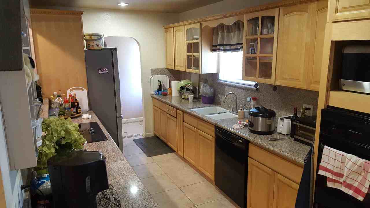 22912 Miriam Way - Photo 3 of 9