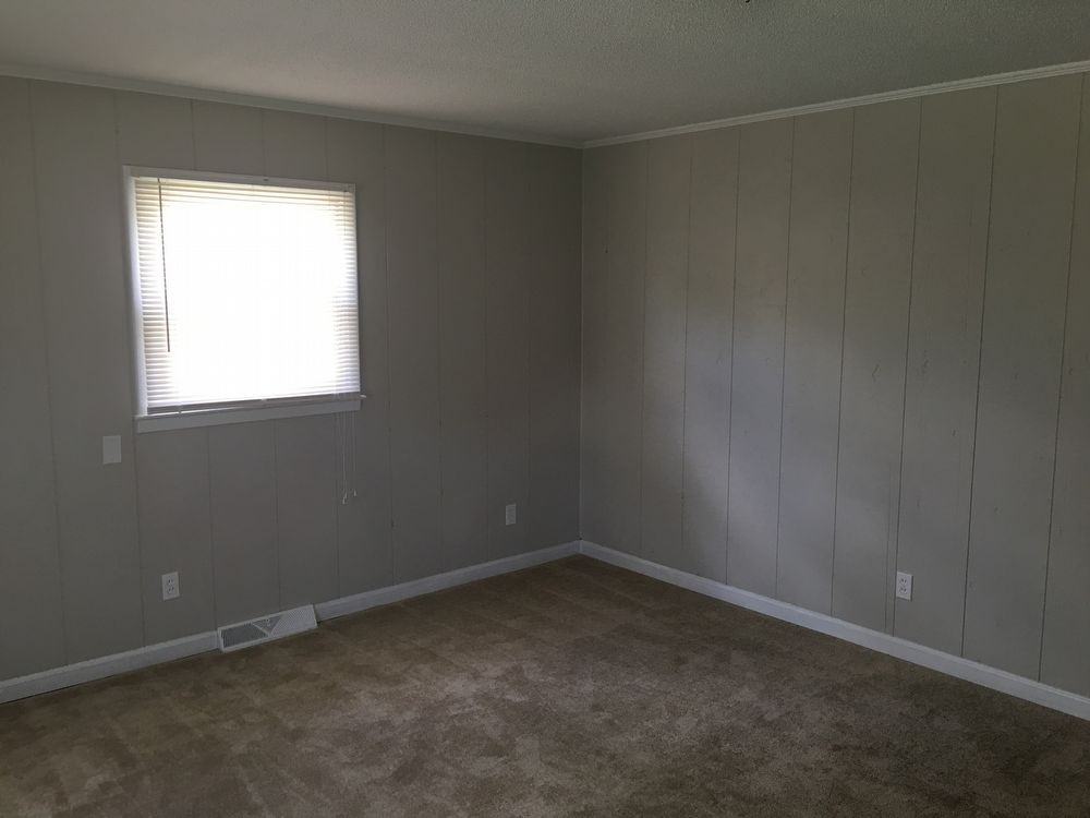 622 Memphis St - Photo 2 of 8