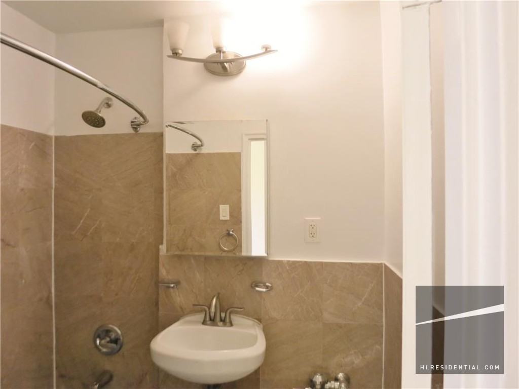 Grand Concourse #G44