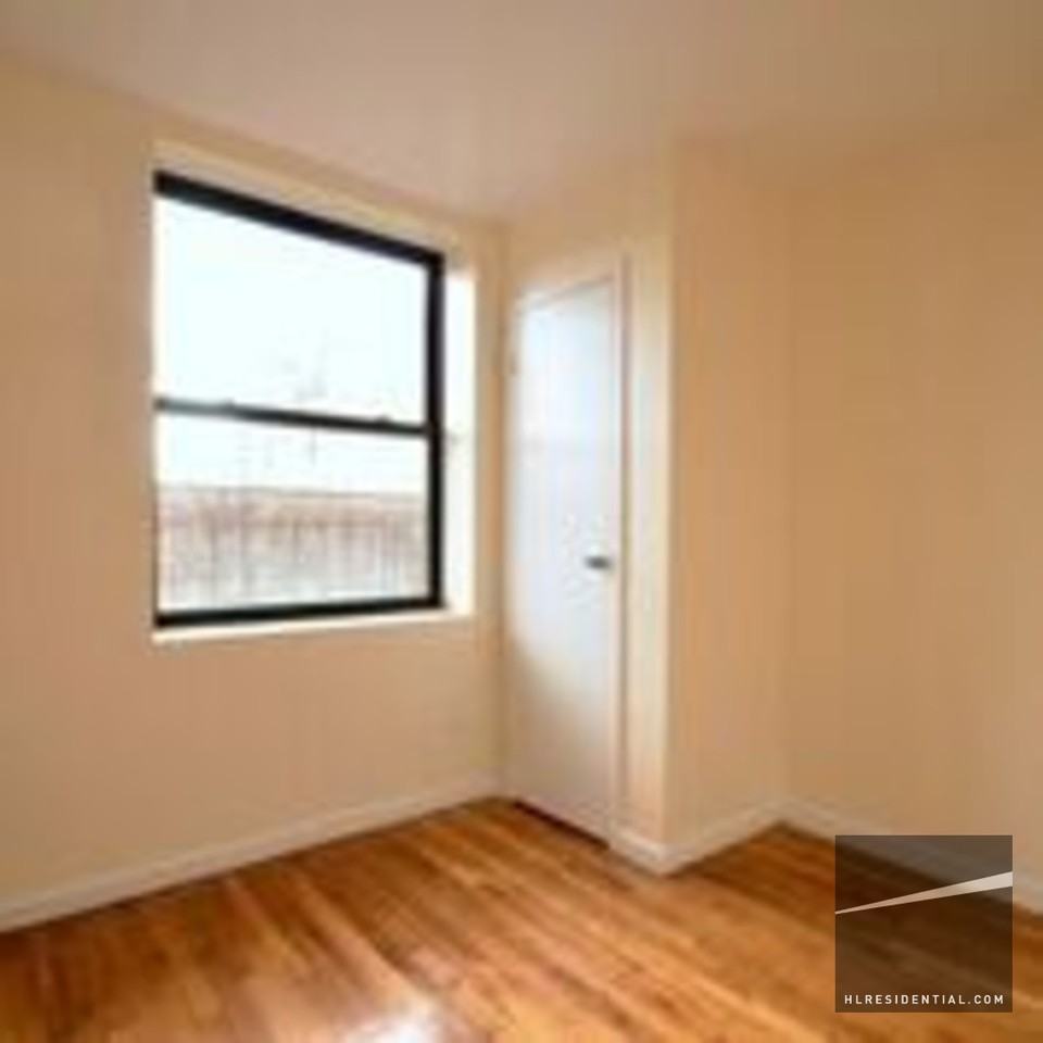 Grand Concourse #C23