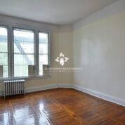 Broadway & W 177th St #52