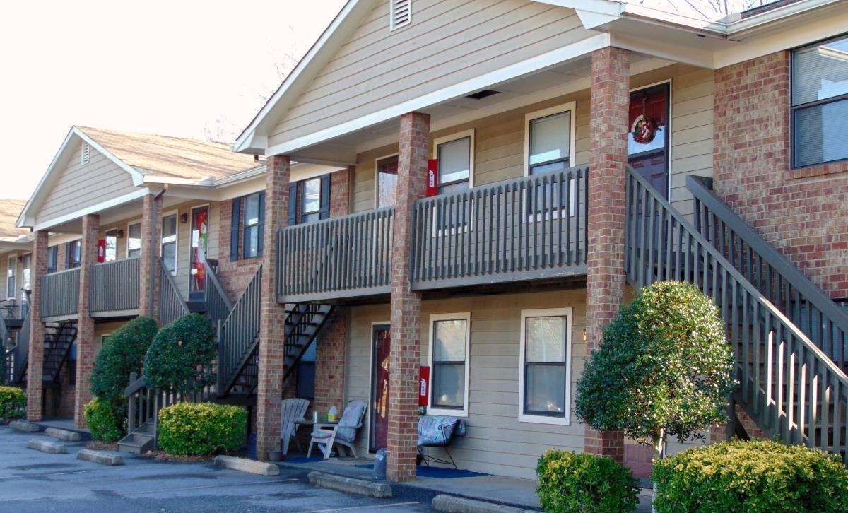 Simple Apartments On Jonestown Rd for Small Space