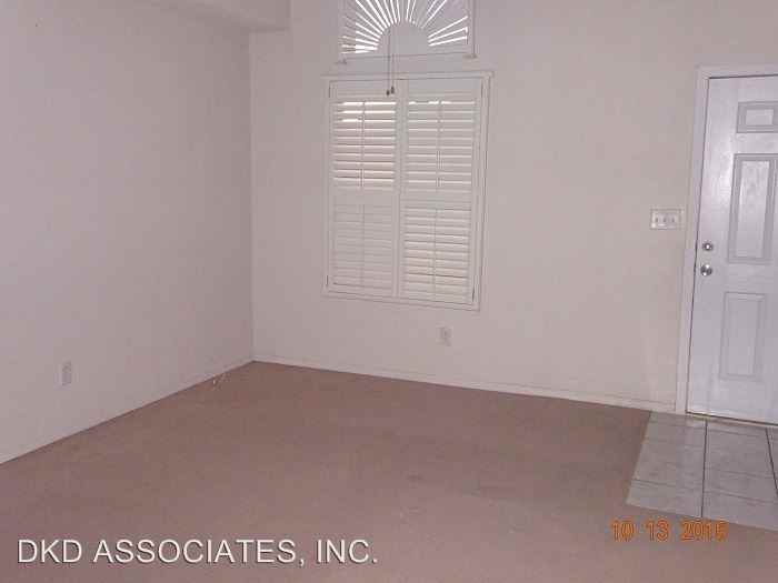 10996 Northampton St - Photo 3 of 20