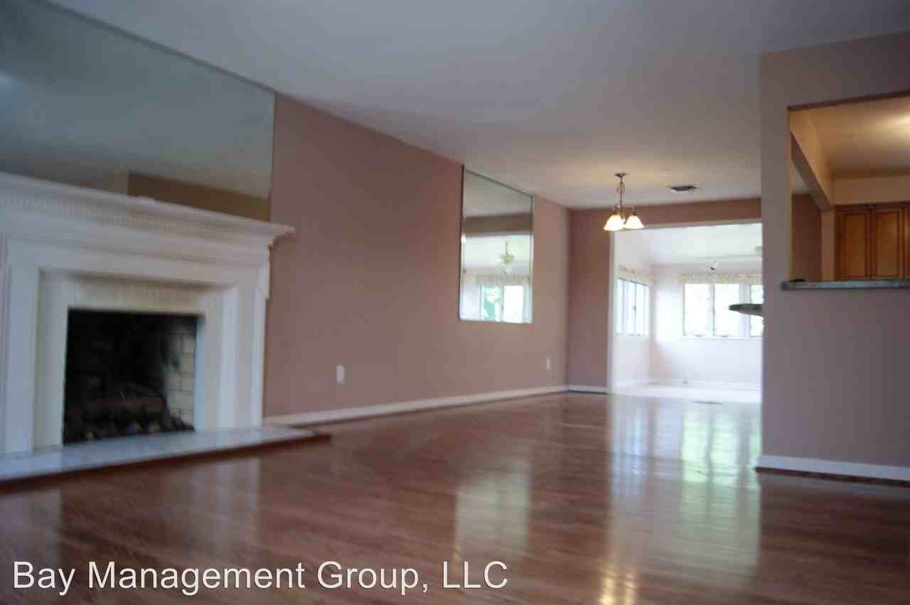 2424 Hartfell Rd - Photo 2 of 32