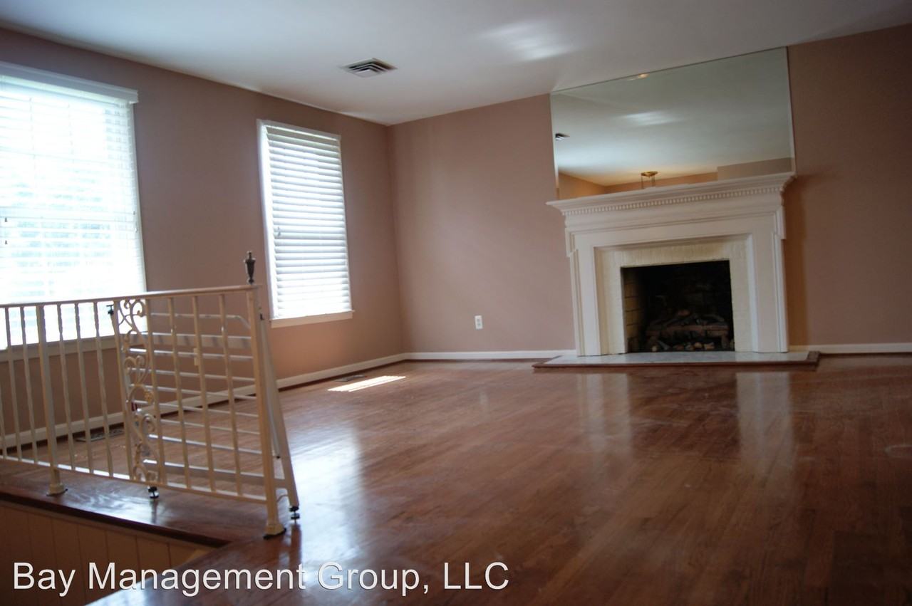 2424 Hartfell Rd - Photo 3 of 32