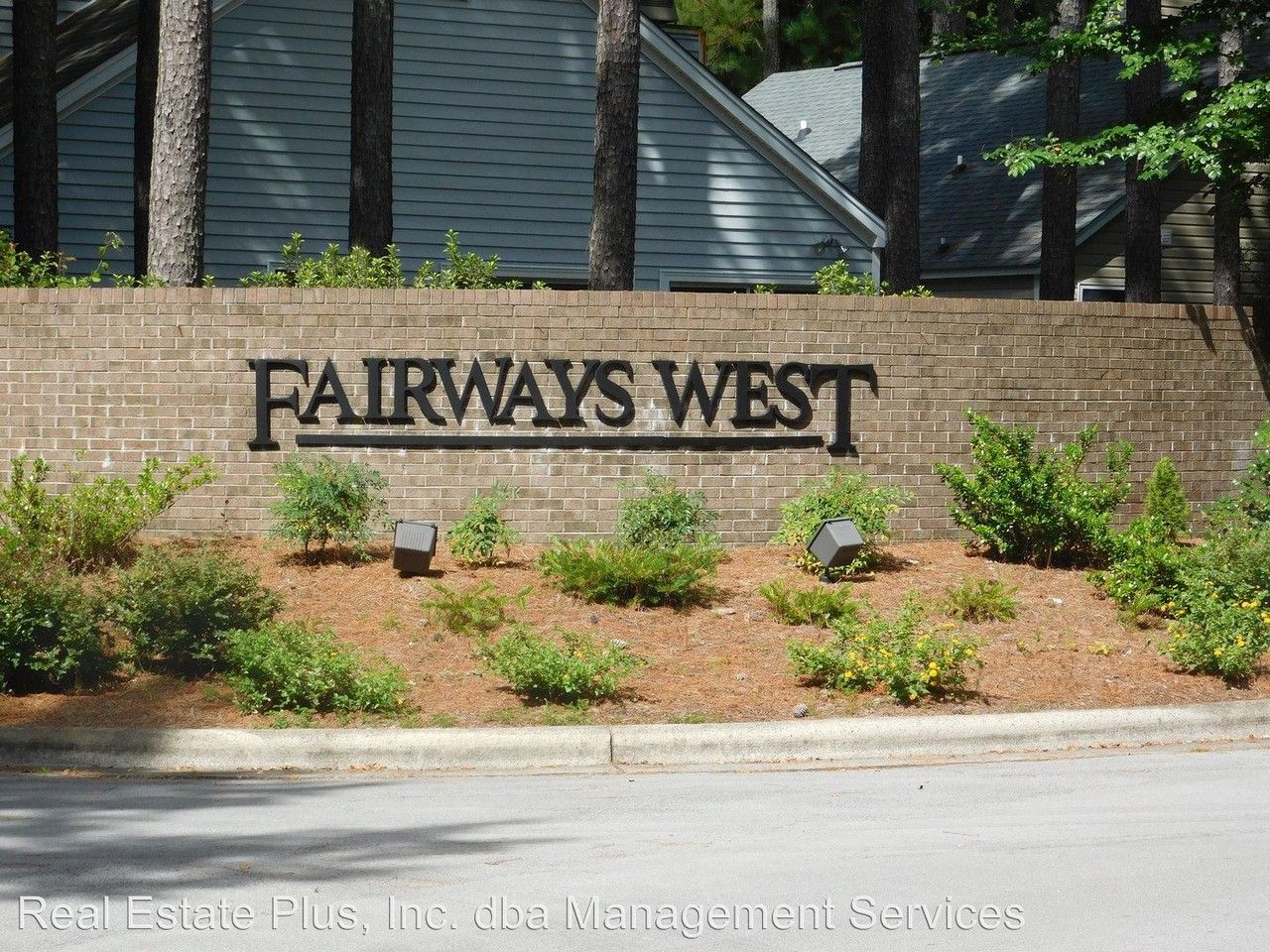 2016 Fairways W Dr - Photo 2 of 21