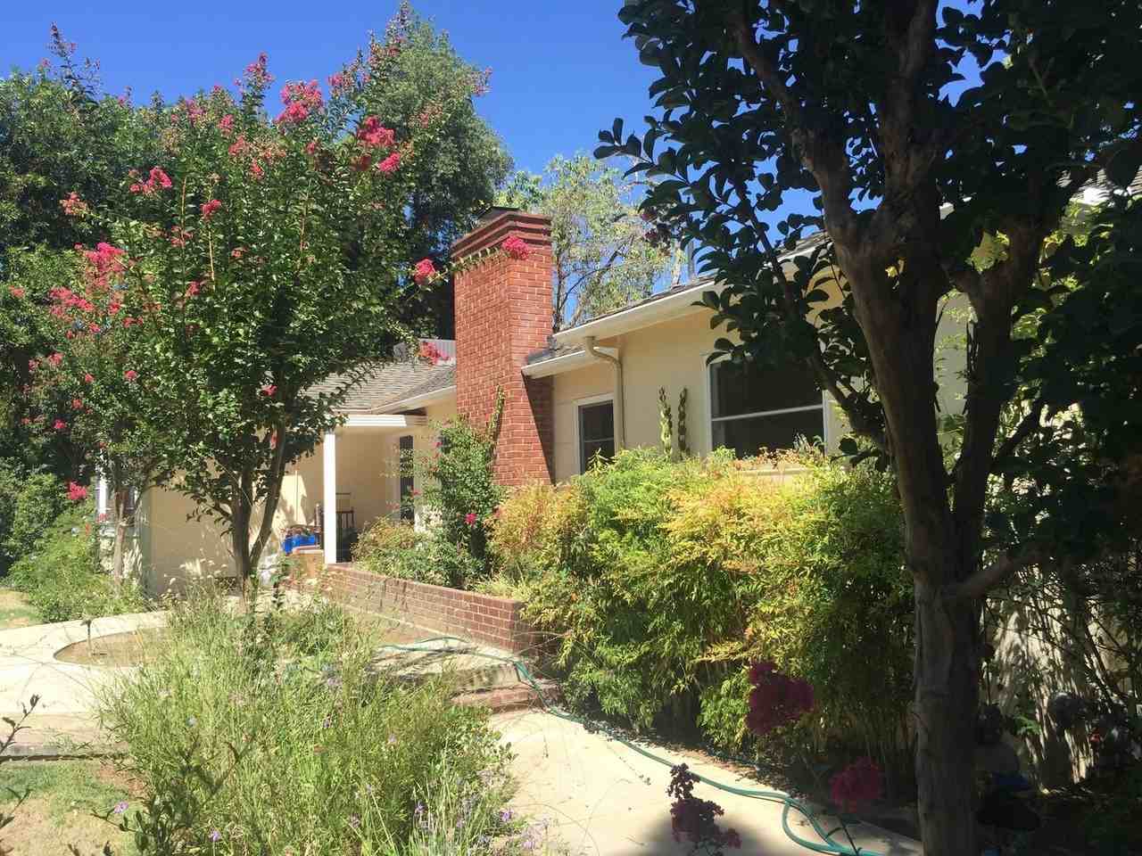 323 E Hampton Way - Photo 3 of 30