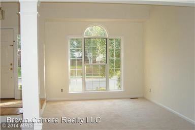 604 Longfellow Dr NE - Photo 3 of 8