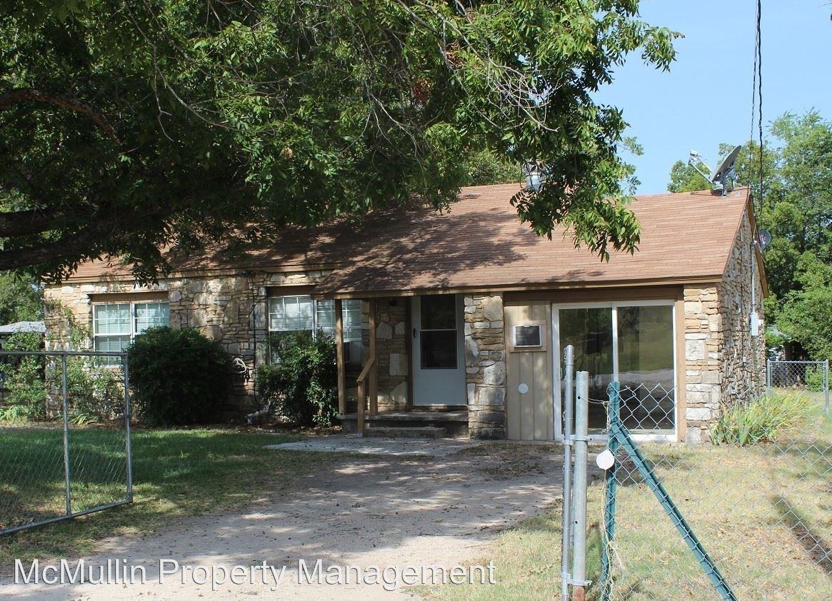 228 Pecan St - Photo 2 of 23