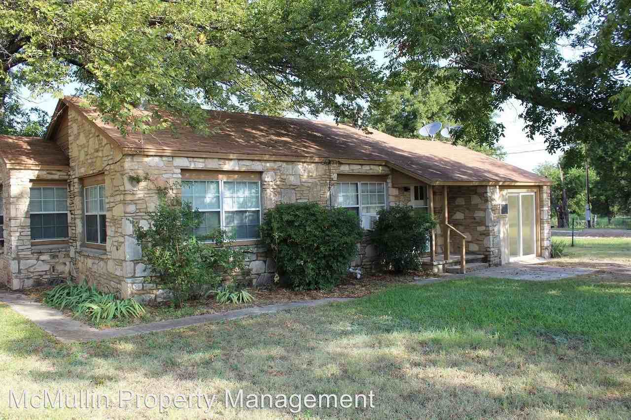 228 Pecan St - Photo 3 of 23