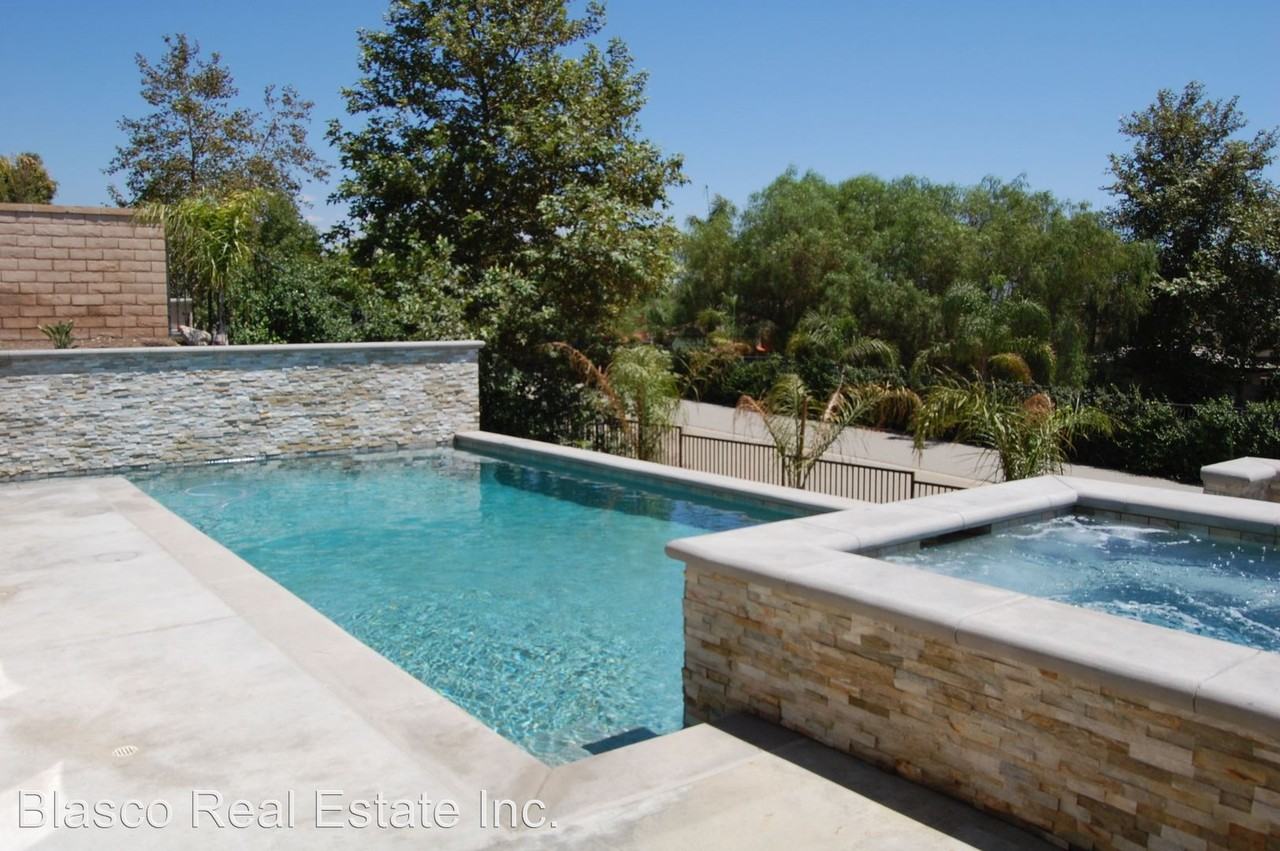 5513 Stoneview Rd - Photo 3 of 19