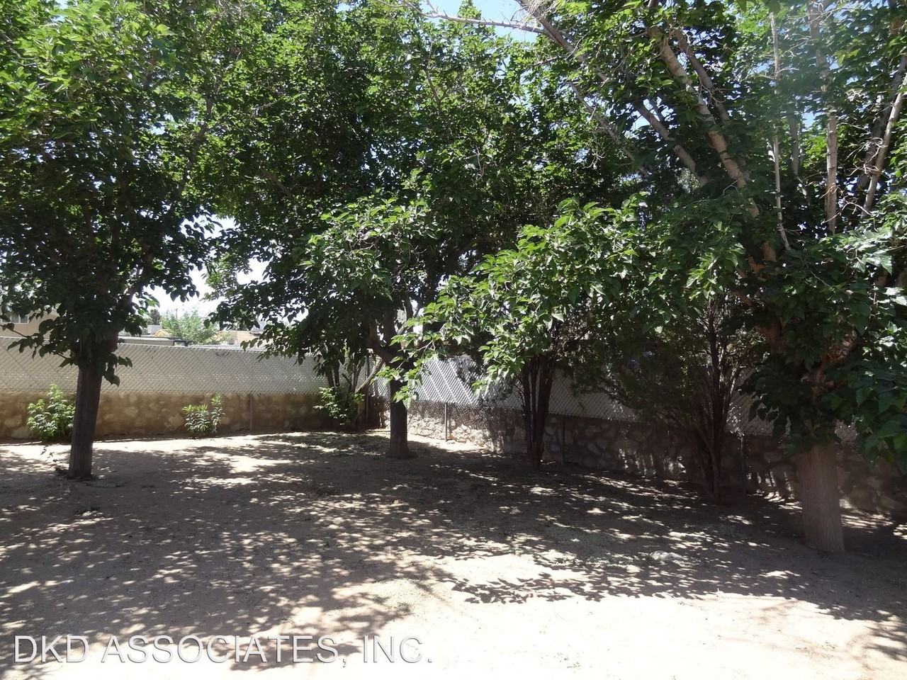 3425 Dundee St - Photo 3 of 20