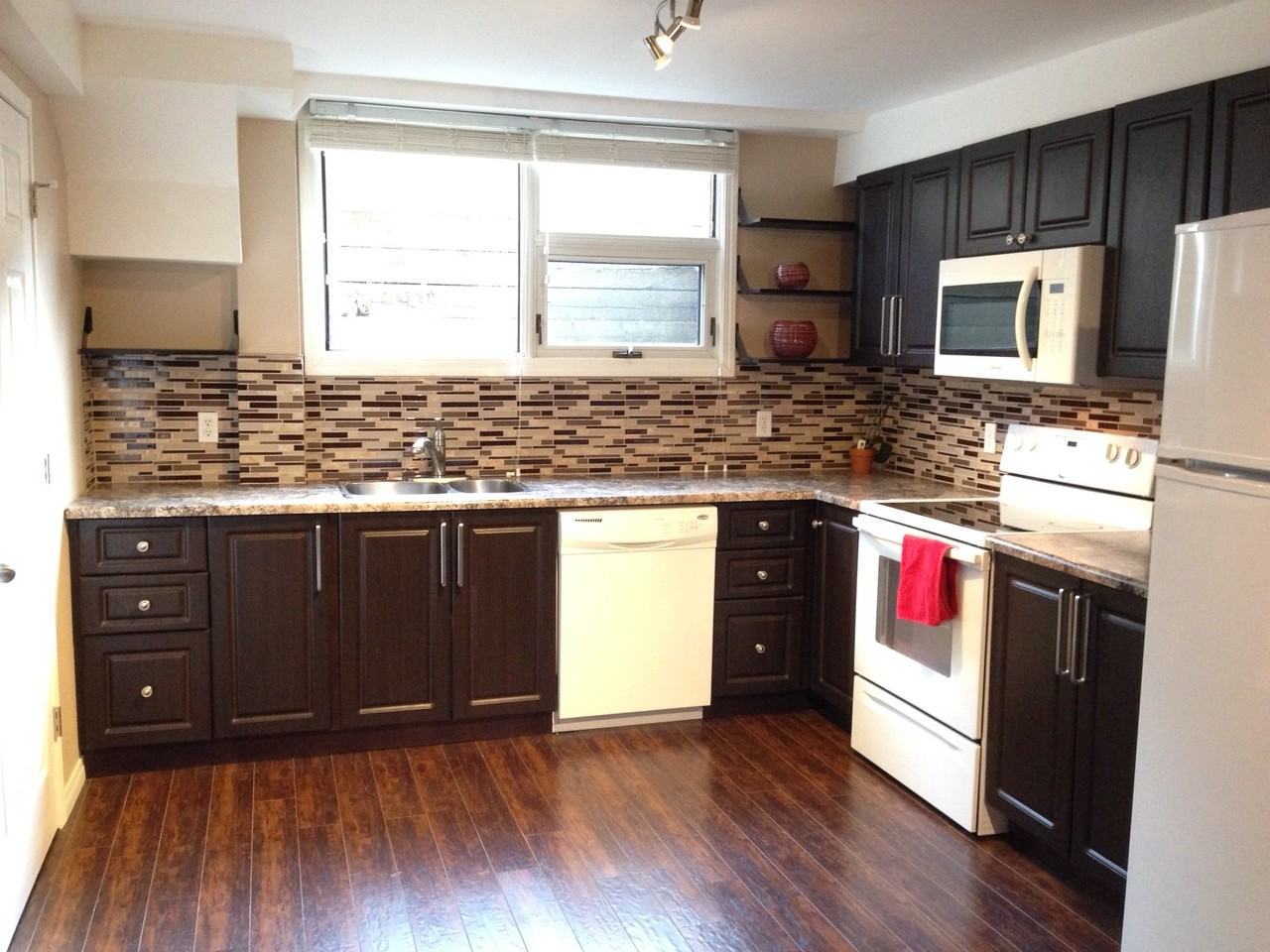 9506 150 Street Northwest - Photo 2 of 4