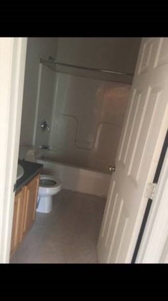 442 Barbour St #1B - Photo 2 of 4