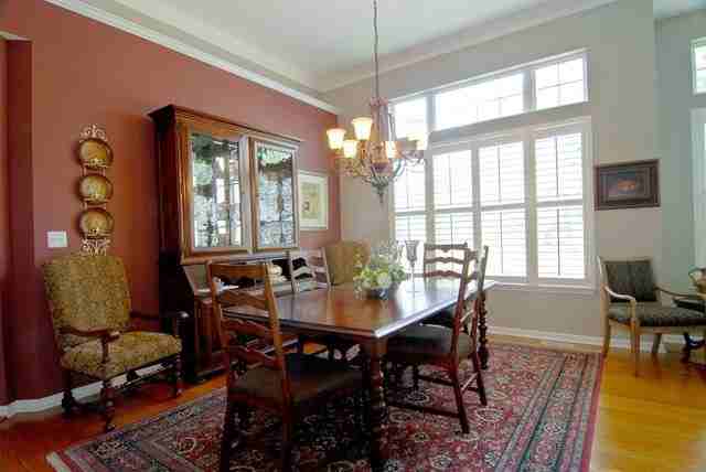 6217 Edgebrook Ln - Photo 3 of 10