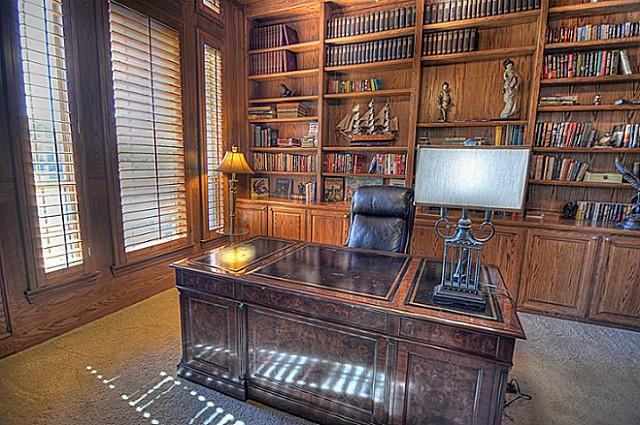 1716 Lantana Ln - Photo 3 of 25