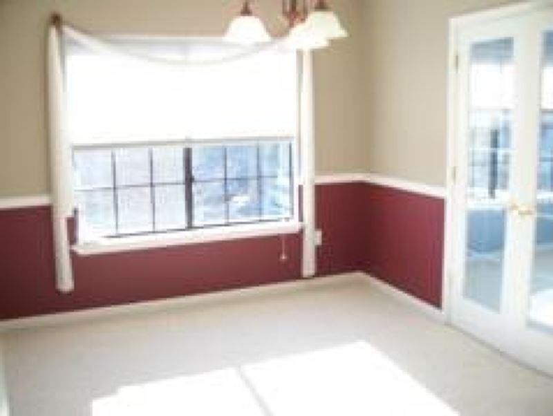 3205 Hemlock Pl - Photo 2 of 8