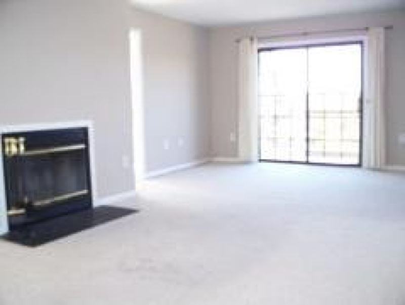 3205 Hemlock Pl - Photo 3 of 8