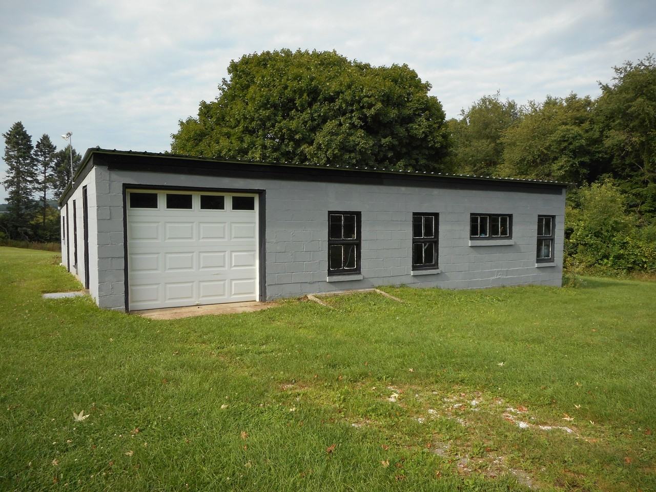 529 Mohns Hill Rd - Photo 3 of 16