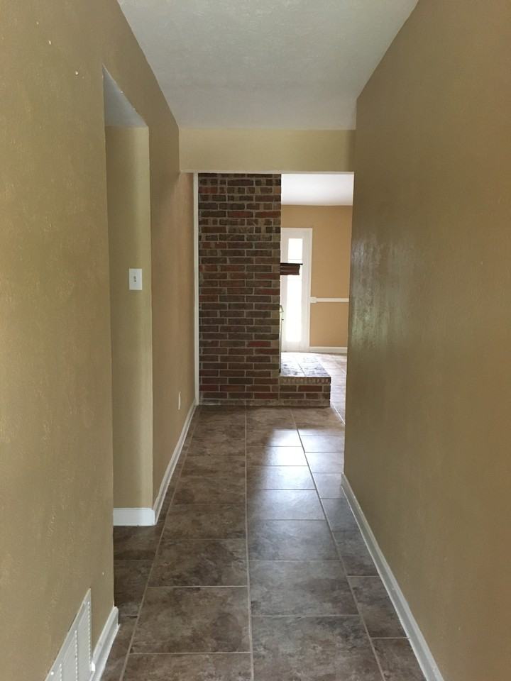 2423 Heathercrest Dr - Photo 2 of 18