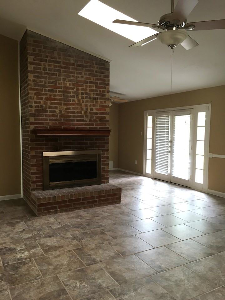 2423 Heathercrest Dr - Photo 3 of 18