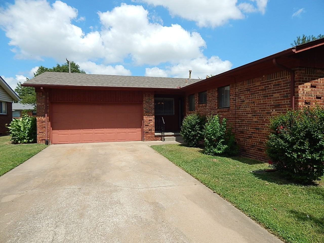 5341 E 31st St - Photo 3 of 22