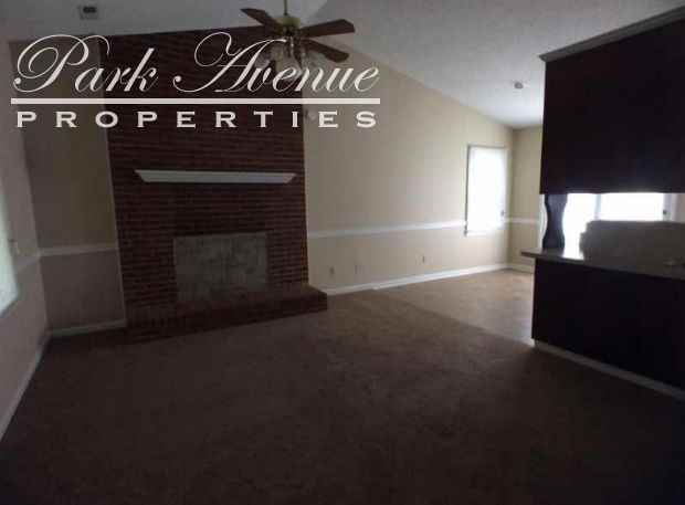 5205 Chelsey Ln - Photo 2 of 8