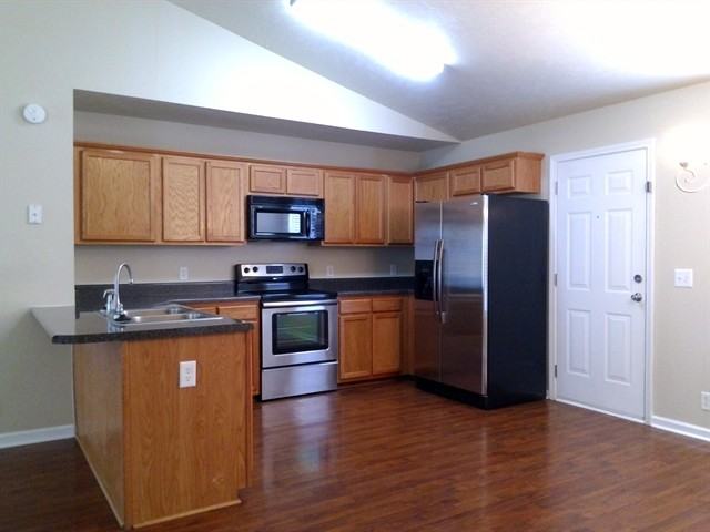 1717 London View Pl - Photo 3 of 8