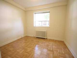 8 Oakburn Crescent - Photo 3 of 12