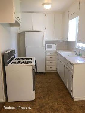 736 NE 31st St - Photo 3 of 11