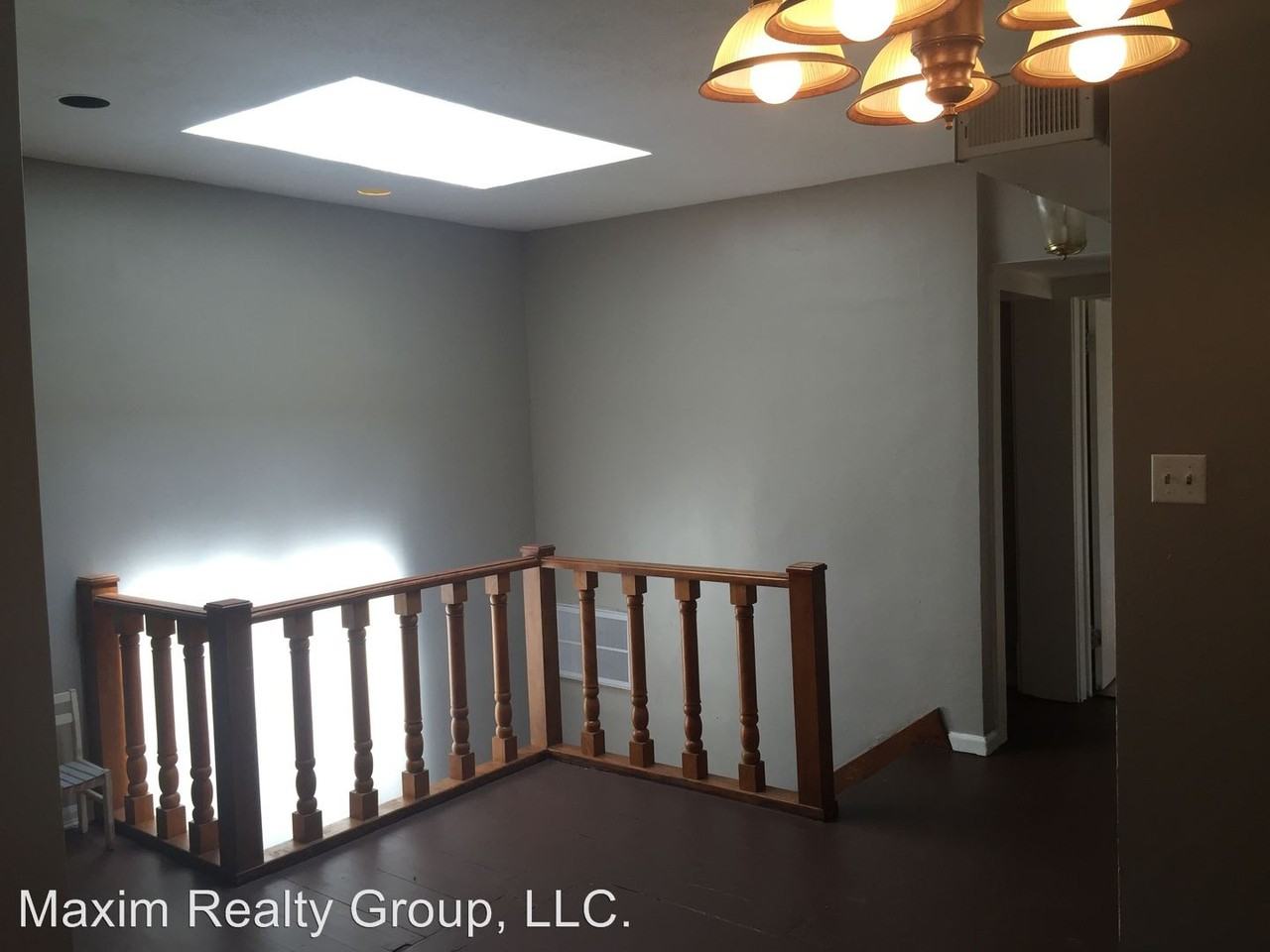 1039 Park Ave - Photo 2 of 8