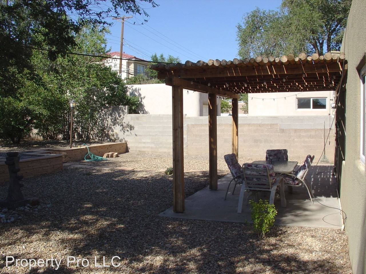 4814 Crest Ave SE - Photo 2 of 22