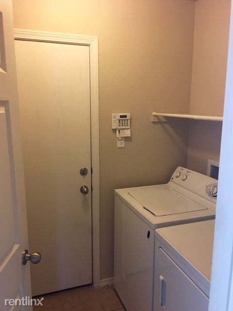 7004 Tijeras Creek Rd NW - Photo 3 of 10