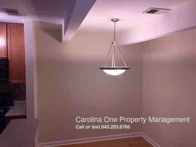 276 Alexandra Dr - Photo 3 of 10