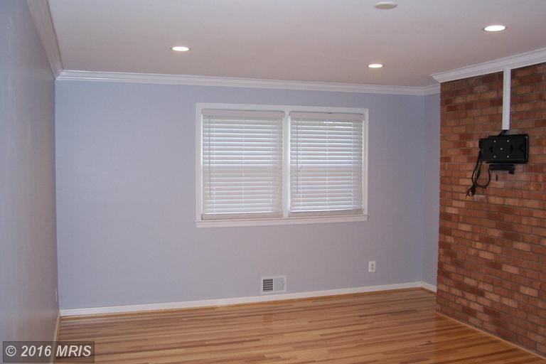 10225 Dogwood Dr - Photo 2 of 23