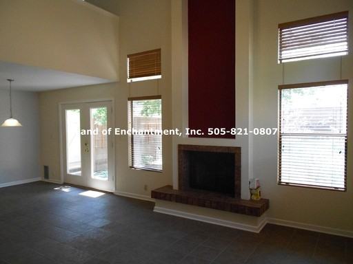 10308 Oso Grande Rd NE - Photo 3 of 20