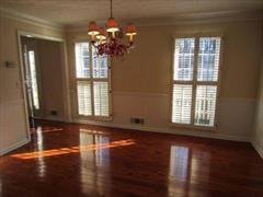 521 Creekwood Dr - Photo 2 of 20